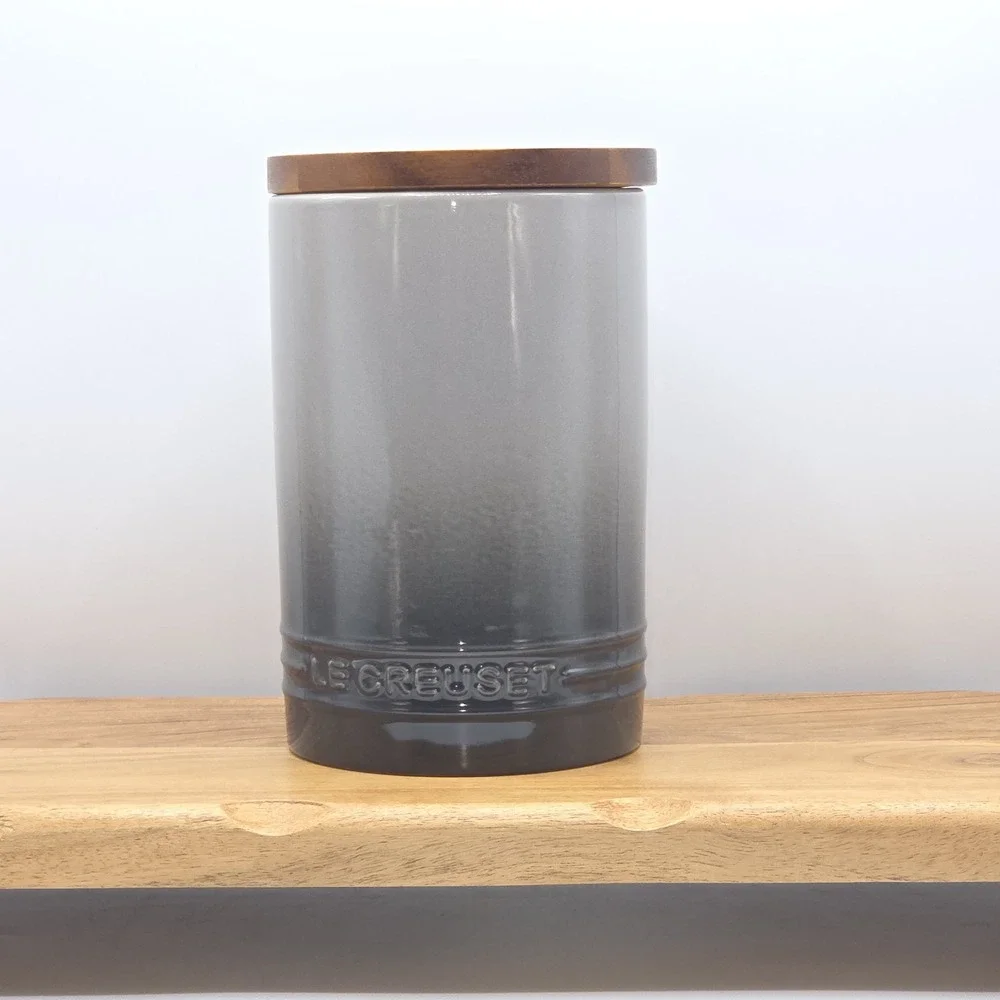 Le Creuset Flint 26oz Stoneware Canister with Wooden Lid New Factory Second